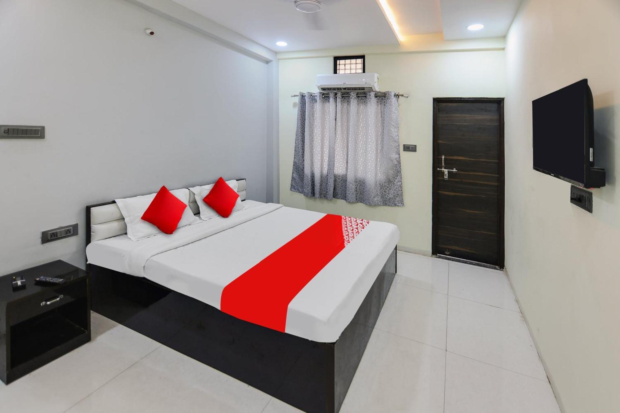 Oyo Hotel Blackgold Chandrapur ภายนอก รูปภาพ