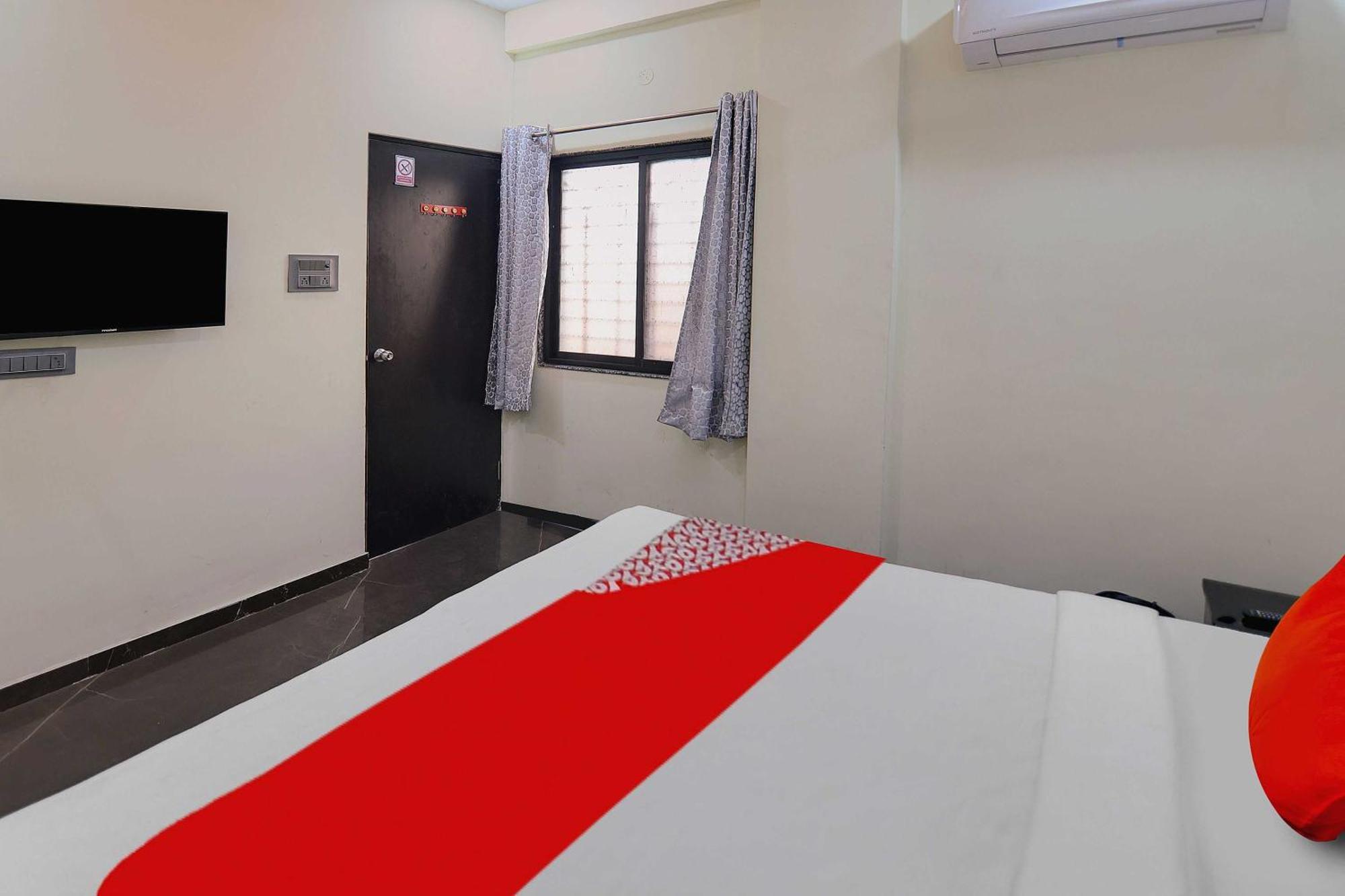 Oyo Hotel Blackgold Chandrapur ภายนอก รูปภาพ