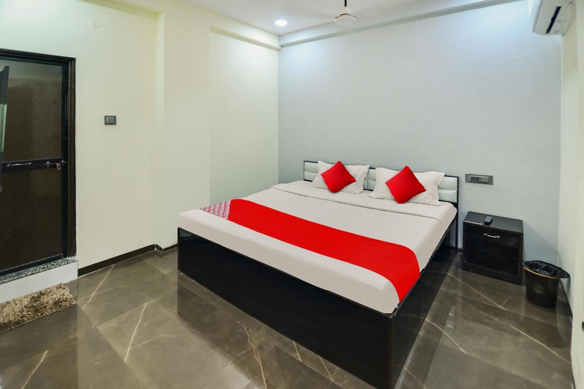 Oyo Hotel Blackgold Chandrapur ภายนอก รูปภาพ