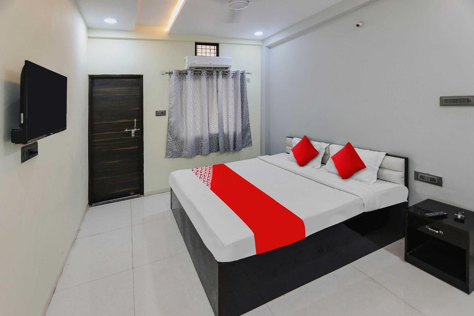 Oyo Hotel Blackgold Chandrapur ภายนอก รูปภาพ