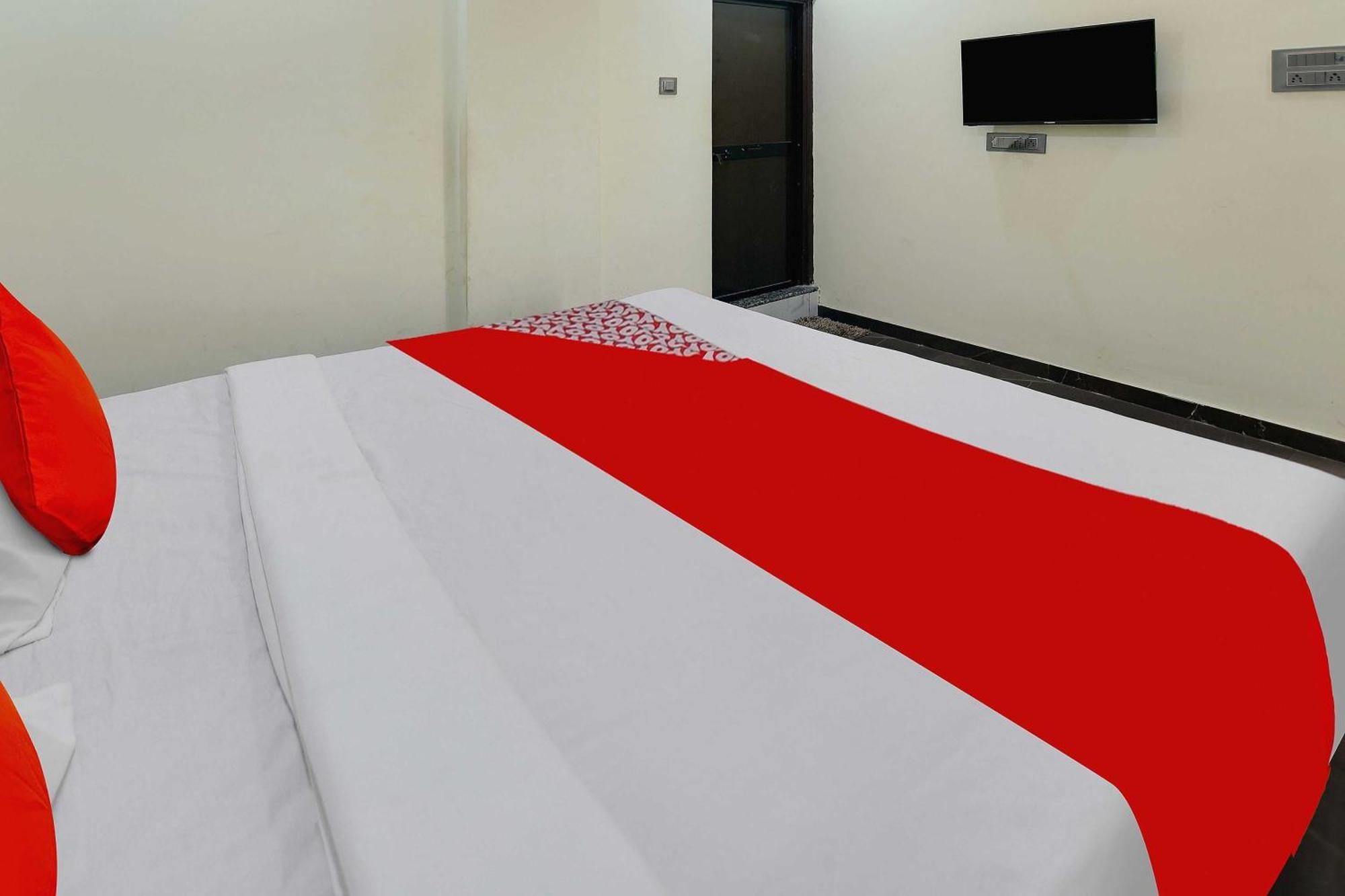Oyo Hotel Blackgold Chandrapur ภายนอก รูปภาพ