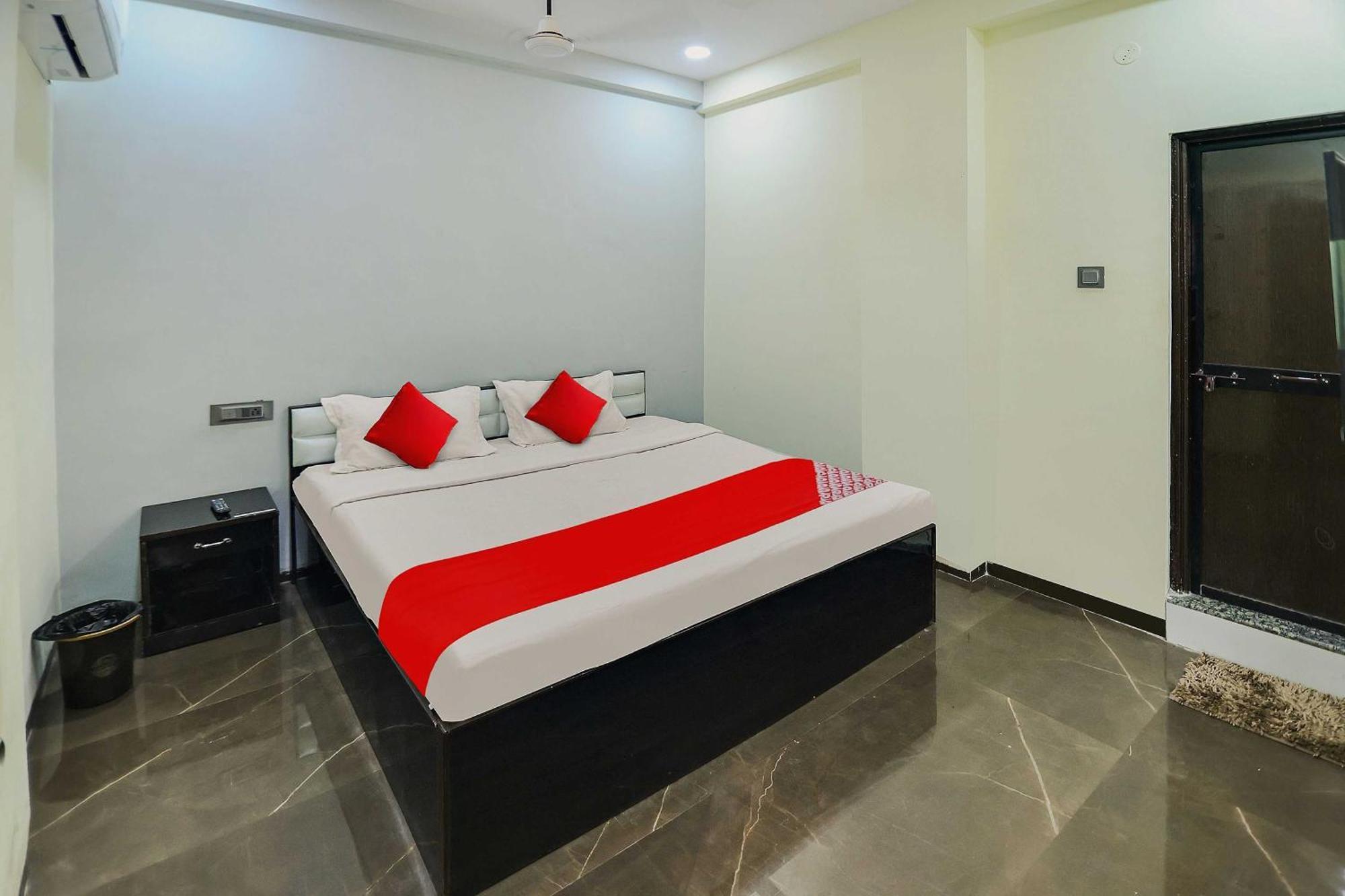 Oyo Hotel Blackgold Chandrapur ภายนอก รูปภาพ