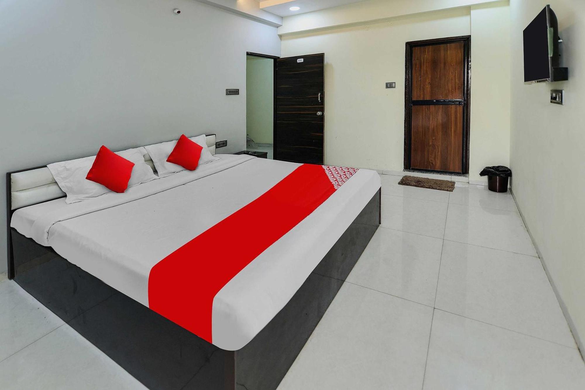 Oyo Hotel Blackgold Chandrapur ภายนอก รูปภาพ