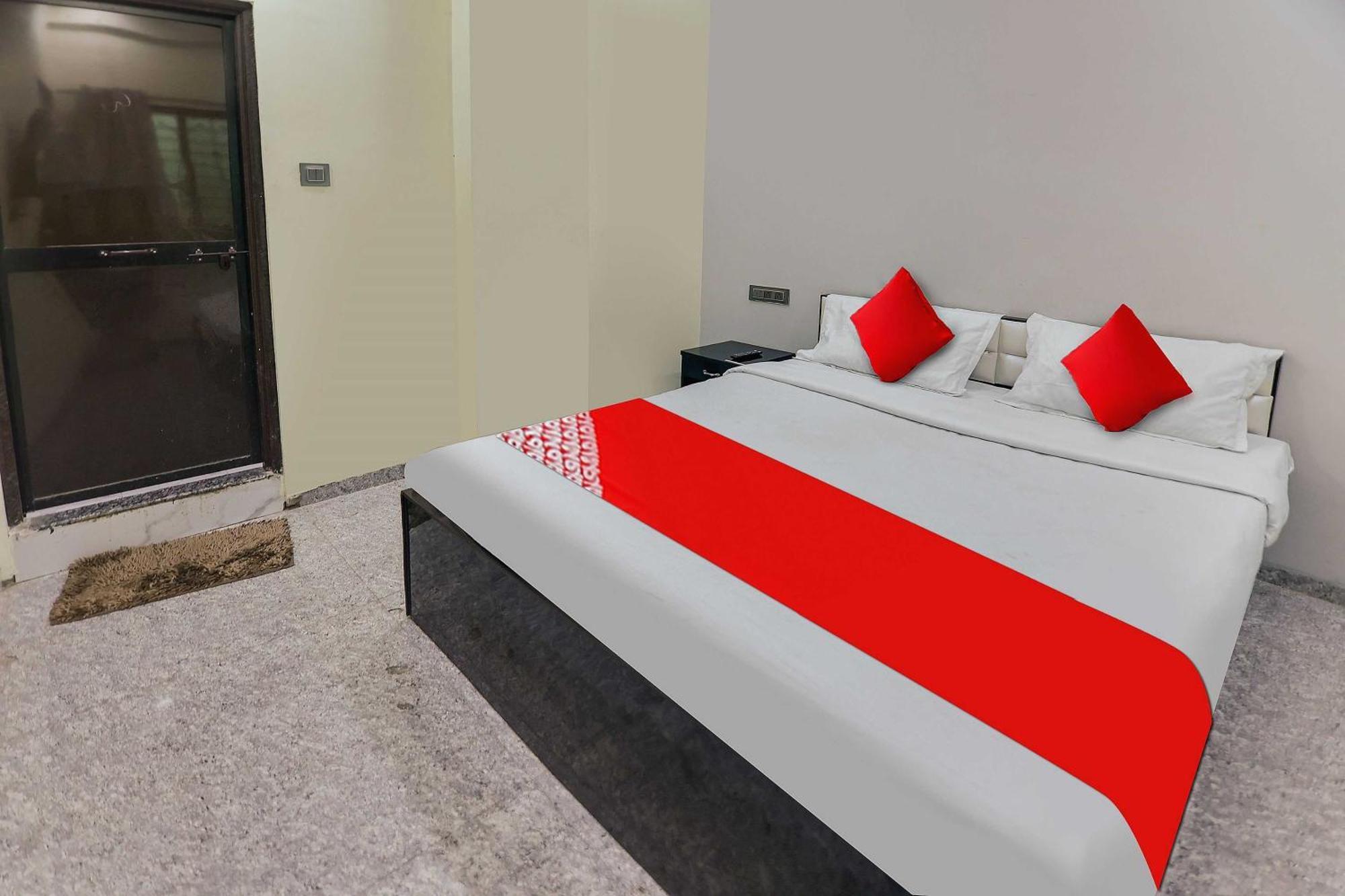 Oyo Hotel Blackgold Chandrapur ภายนอก รูปภาพ