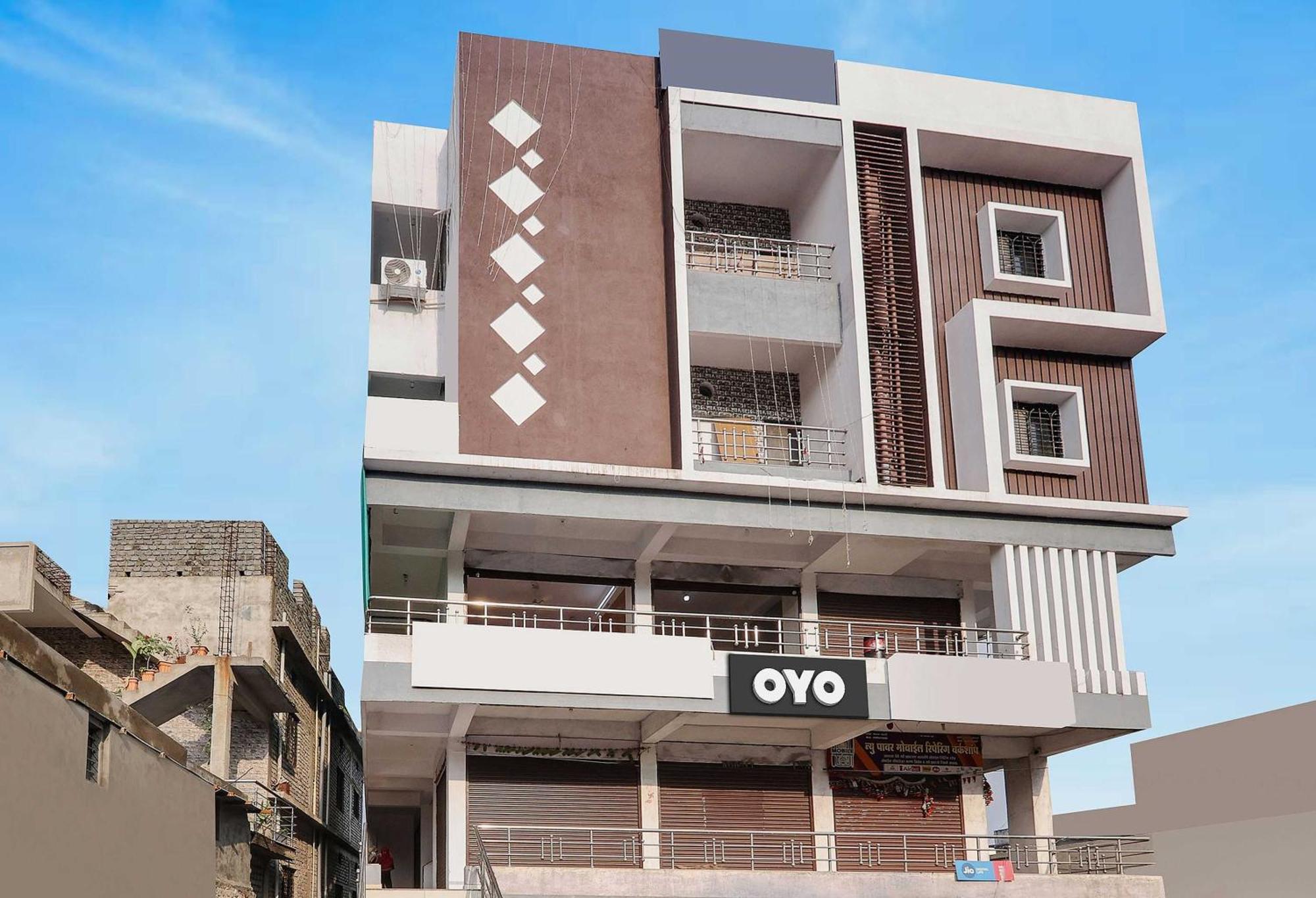 Oyo Hotel Blackgold Chandrapur ภายนอก รูปภาพ